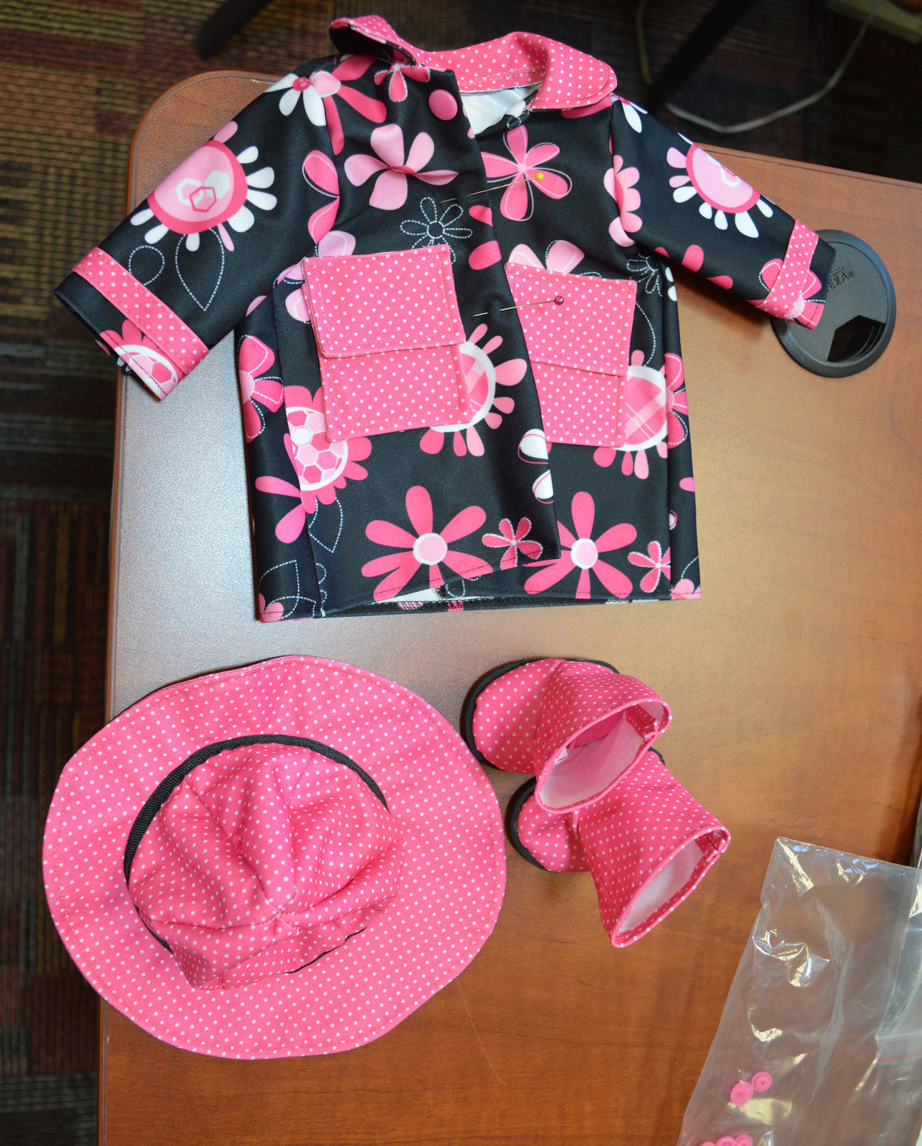 Aviva Divas enjoy camaraderie while sewing for others